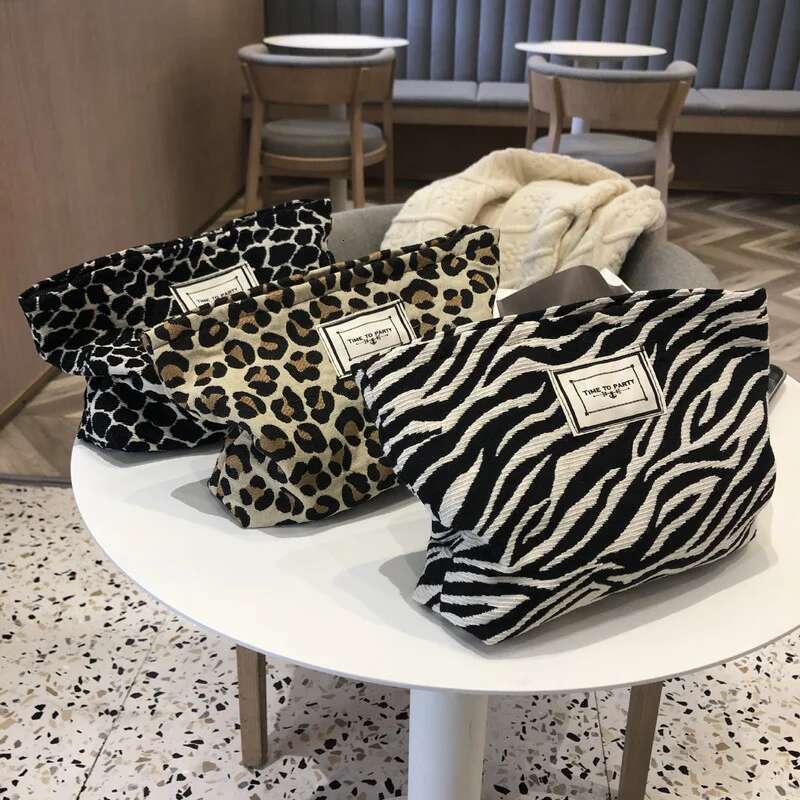 ddmy Leopard Large Women Cosmetic Canvas Waterproof Zipper Make Up Bag Travel Washing Makeup Organizer Beauty Case