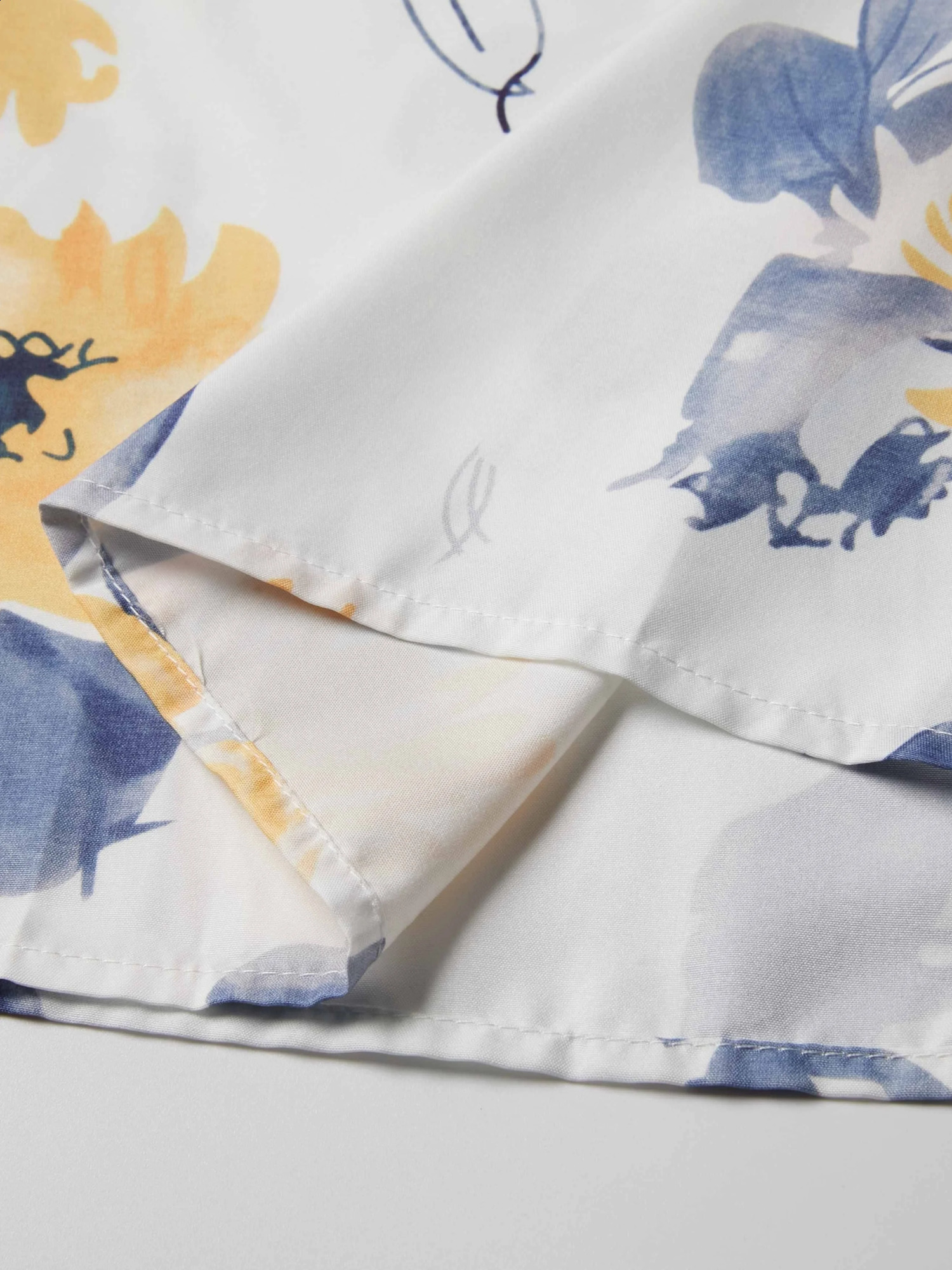 Large size womens sparkling sleeve print Vneck 54 sleeves top of the line shirt 250430Z