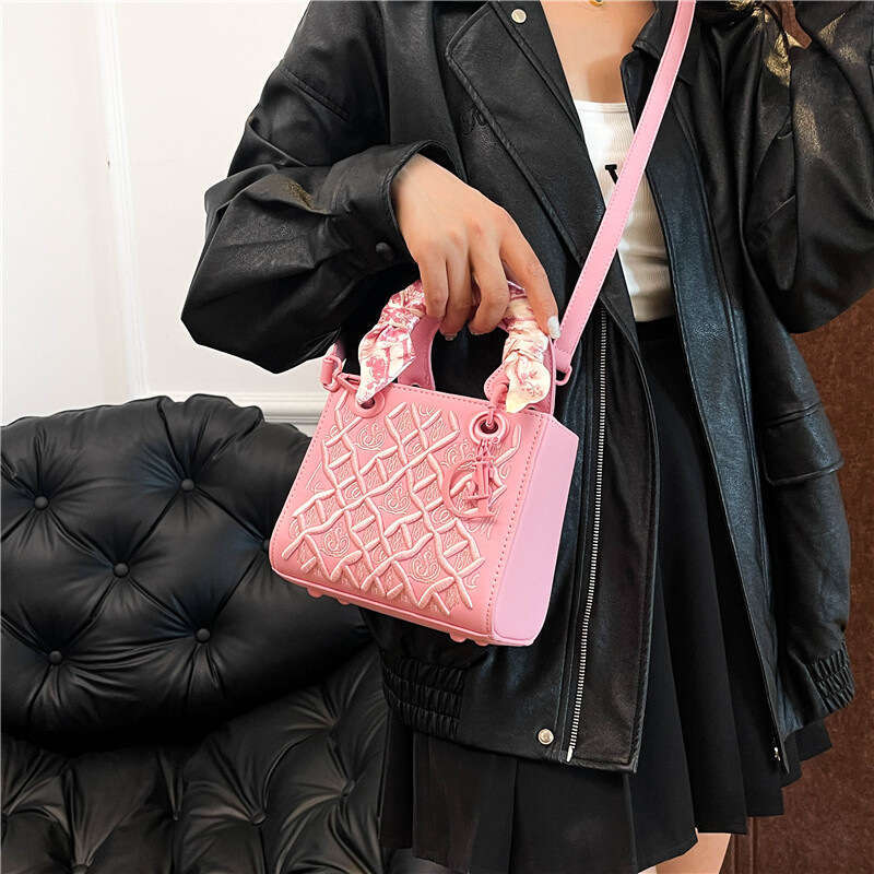 Heavy Industry Embroidery Diamond Grid Concubine High Grade Crossbody Bag, Versatile Fashion Scarf, Single Shoulder Handbag, Women's Bag