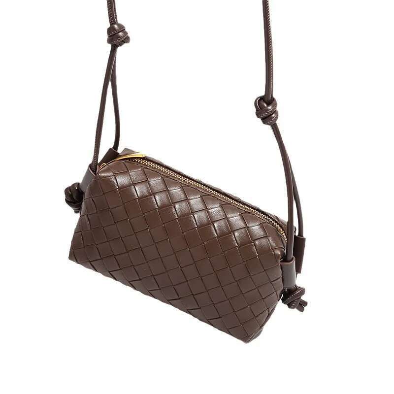 Hot-selling knotted hot-selling popular and back messenger bag woven square bags, single shoulder bags