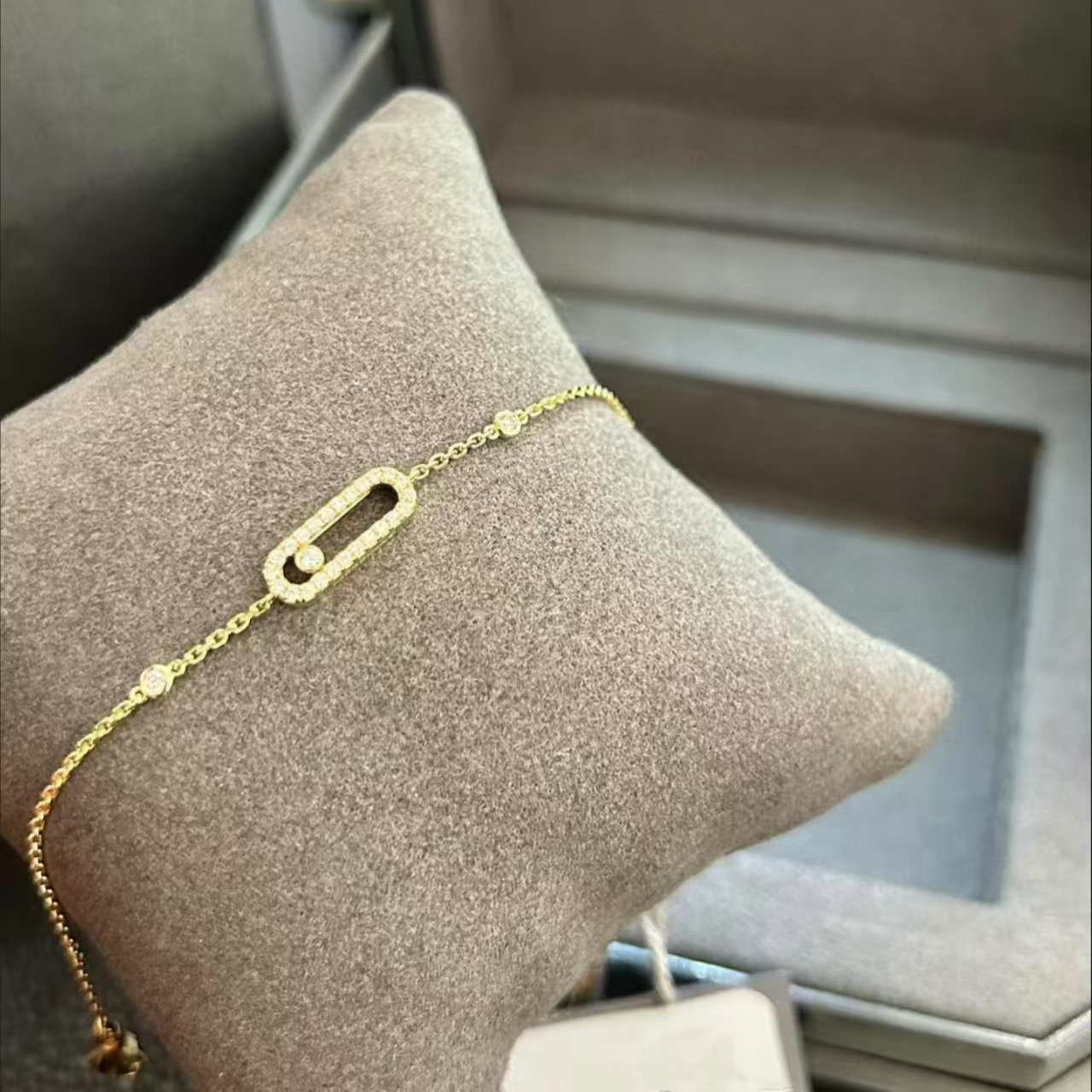 Luxurious high quality designer letter bracelet 18k gold bracelet for women elegant and noble an excellent gift choice