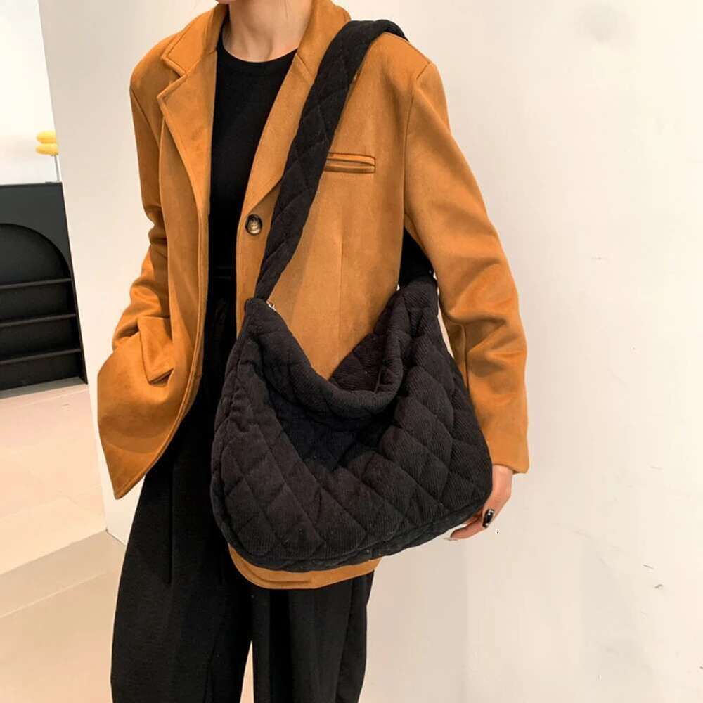 ddmy Stylish Women Underarm Corduroy Quilted Shoulder Trendy Bag Fashion Work Tote Retro Classic Purse Solid Color Handbag