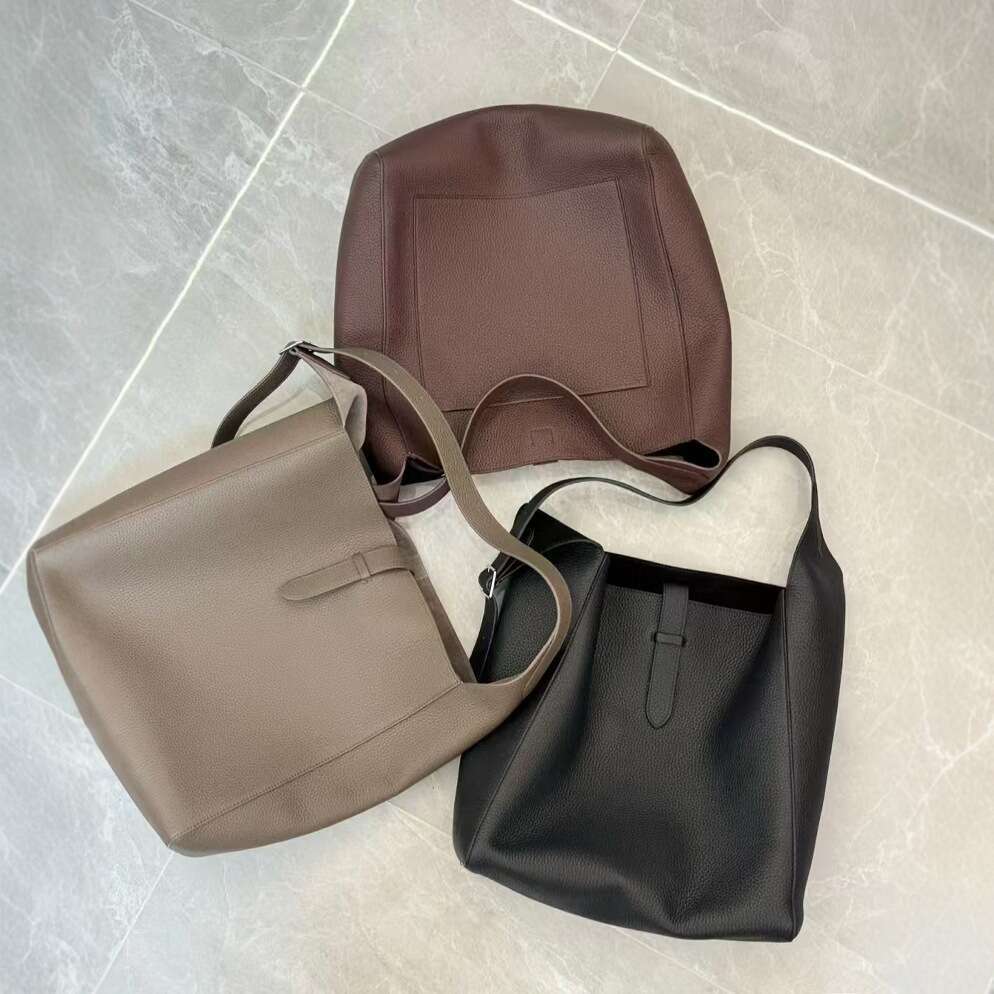 2025 New Black Hobo Underarm T Home Same Style Large Capacity Bucket Head Cover Leather Shoulder Bag Female