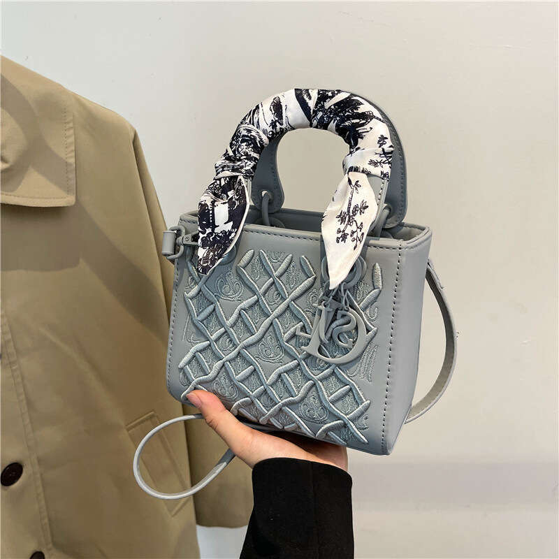 Heavy Industry Embroidery Diamond Grid Concubine High Grade Crossbody Bag, Versatile Fashion Scarf, Single Shoulder Handbag, Women's Bag