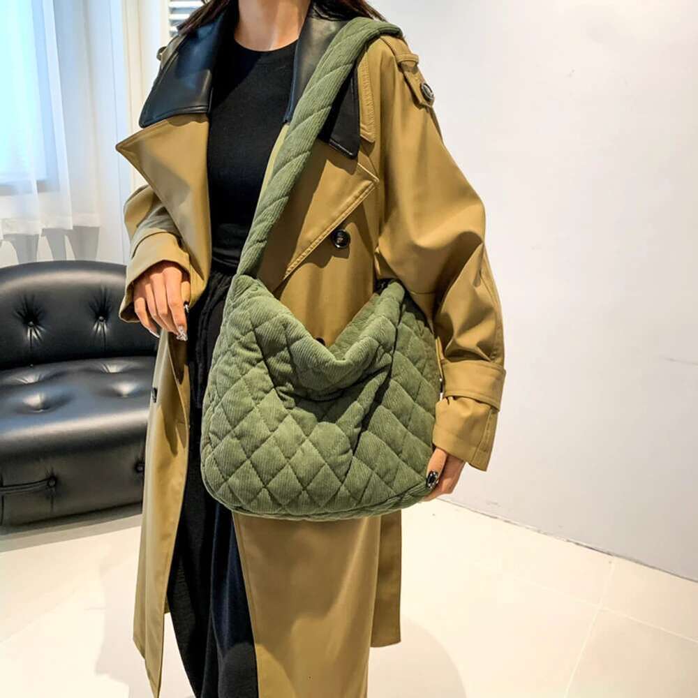 ddmy Stylish Women Underarm Corduroy Quilted Shoulder Trendy Bag Fashion Work Tote Retro Classic Purse Solid Color Handbag