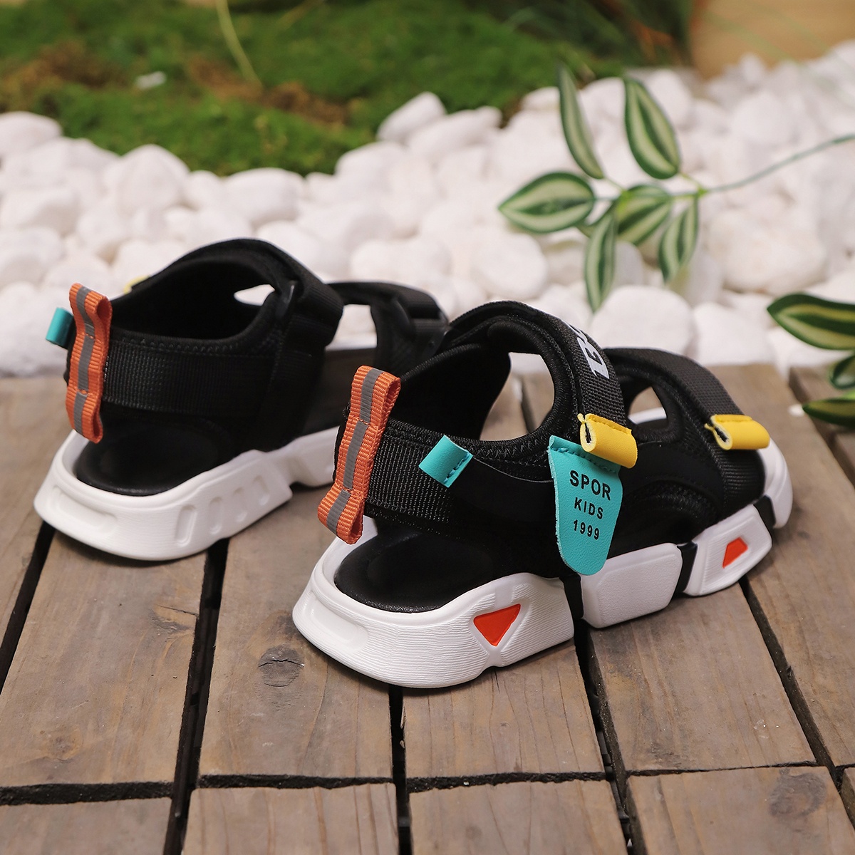 Black One-Piece Adjustable Velcro Print Design Boys Casual Sports Sandals z250513