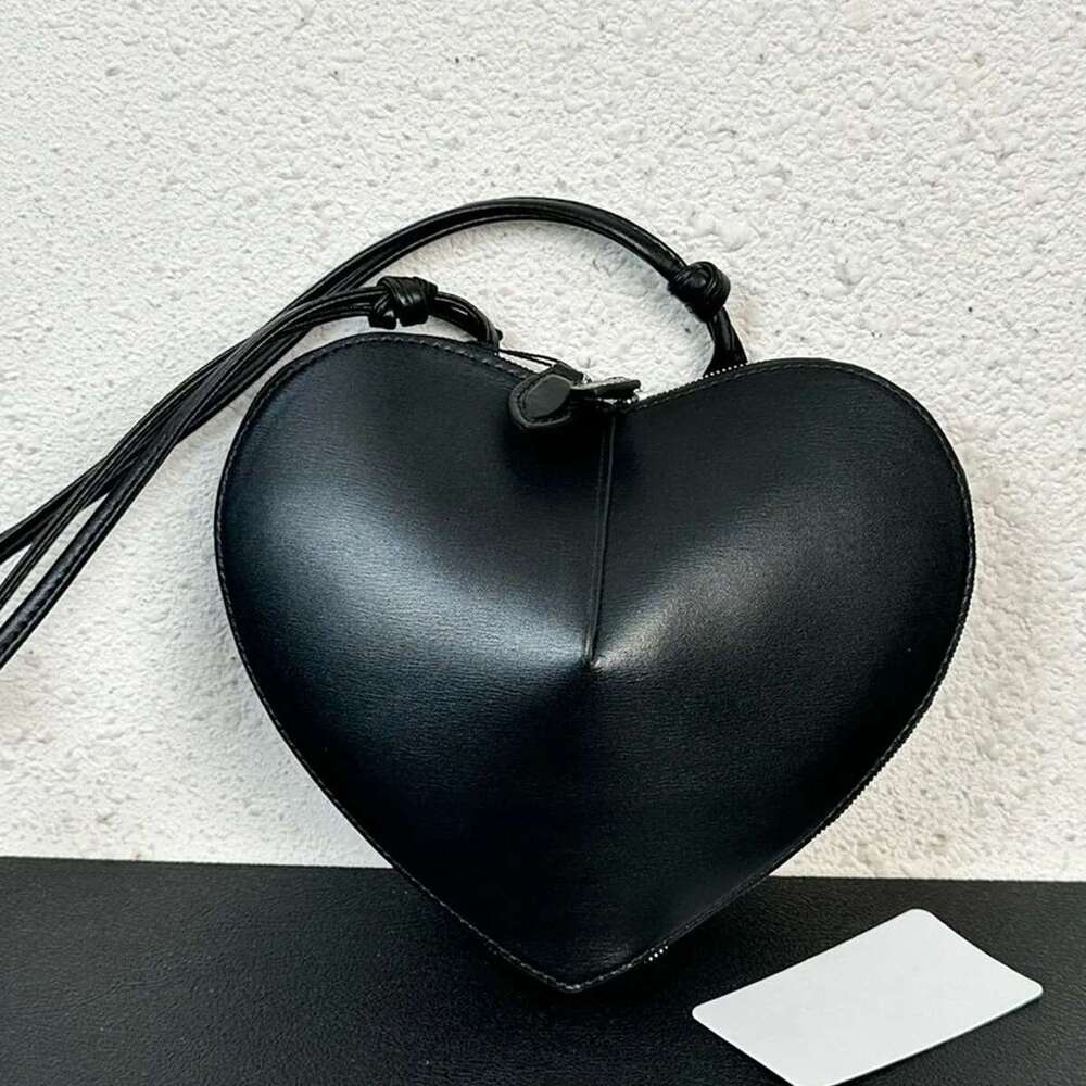 brand designer women's 2025 trend New Heart For Sac De Luxe Femme Bag love Peach heart Mini Crossbody bag