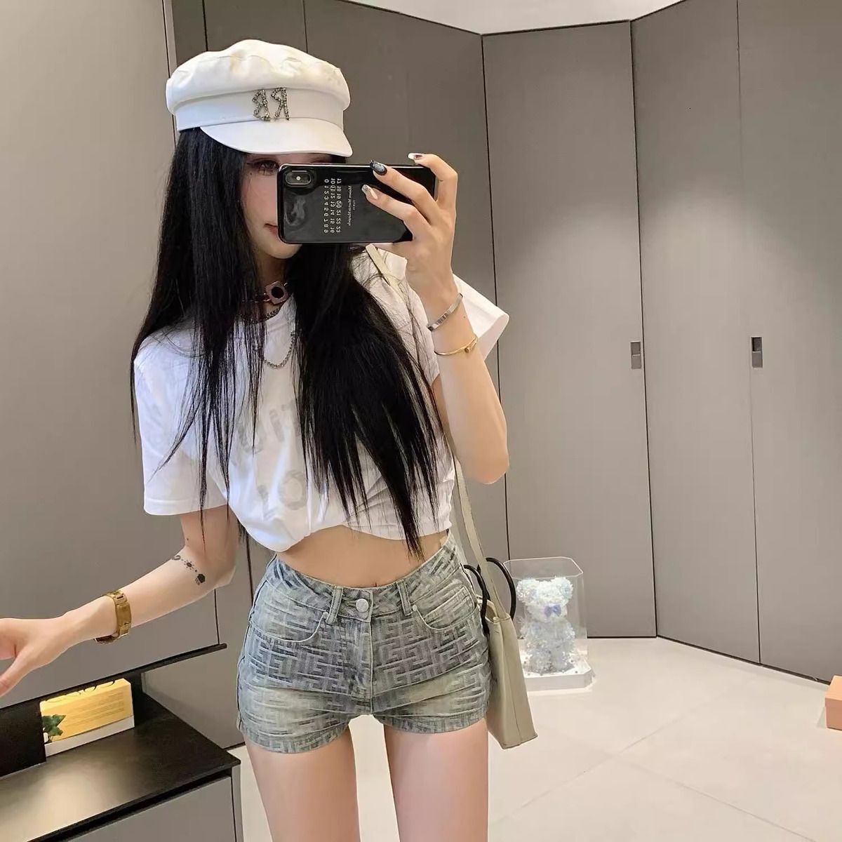 2025S designer design sense vintage denim shorts women summer new style slim fit and slimming A-line high waist versatile hot pants