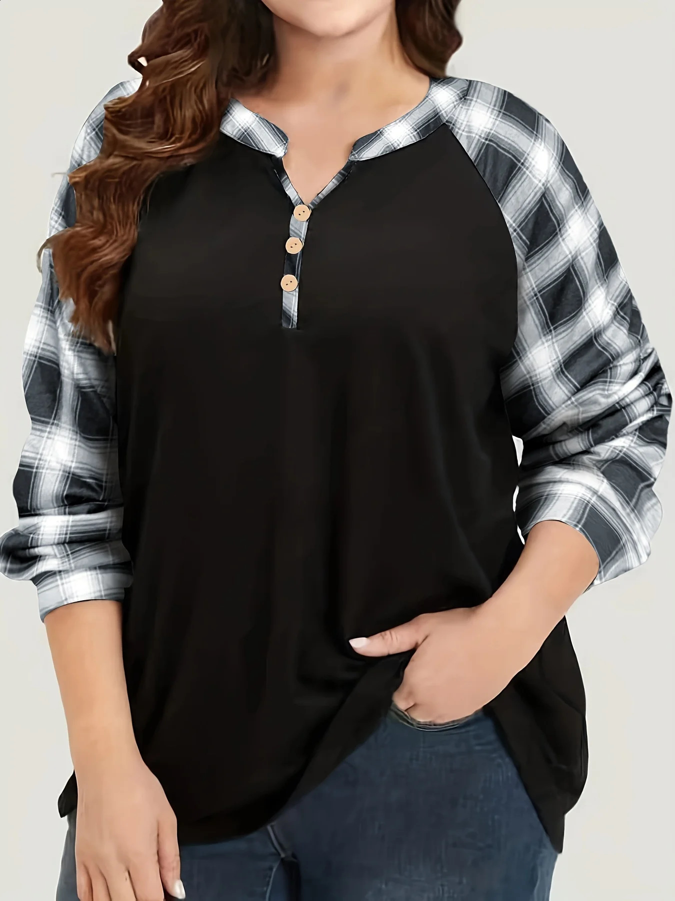 Plus size plain weave spliced Vneck button sports shirt round neck long sleeved womens Tshirt 250430Z
