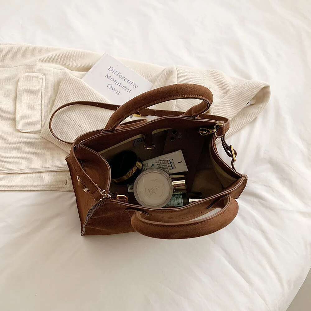 2023 Margaux 15 Suede Handbags Large Capacity Senior The Tote Ladies High Quality Retro Crossbody Designer Bags