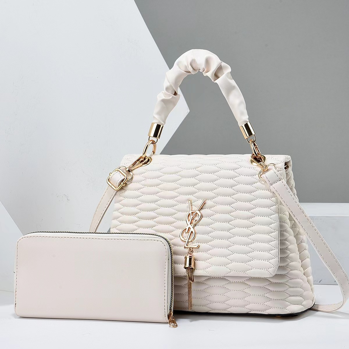 Sophisticated Designer Womens Accessories: Premium Quality Unisex Crossbody Satchel