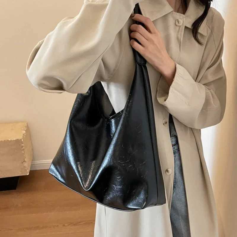 Large Capacity Red Bag For Women 2025 New Texture Single Shoulder Tote Bags FAshion Versatile Casual Ladies HandbagsXJ250508