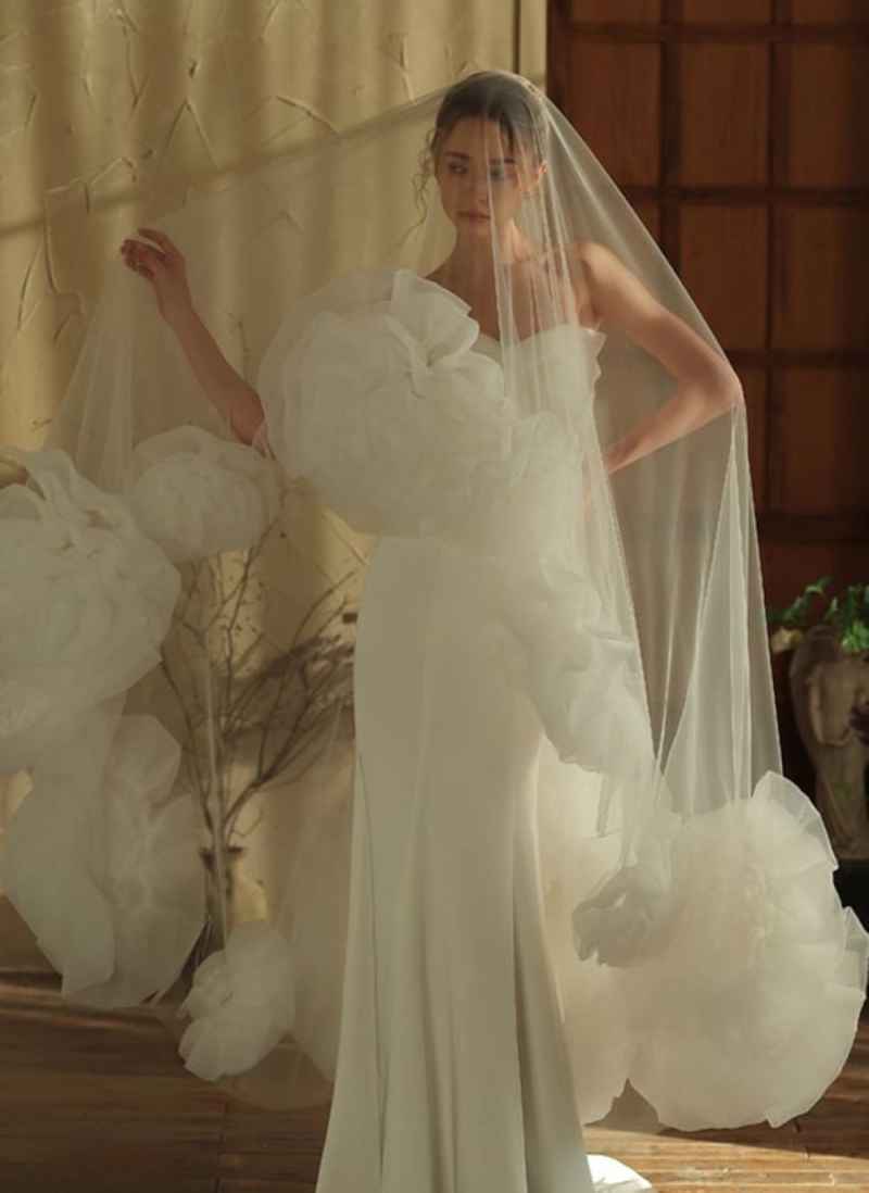 Elegant Wedding Veils Chapel Veils Headdress Women White Ivory Shine 3D-Flower Bridal Veil Tulle One-Layer Wedding Accessories Size Customized V3081