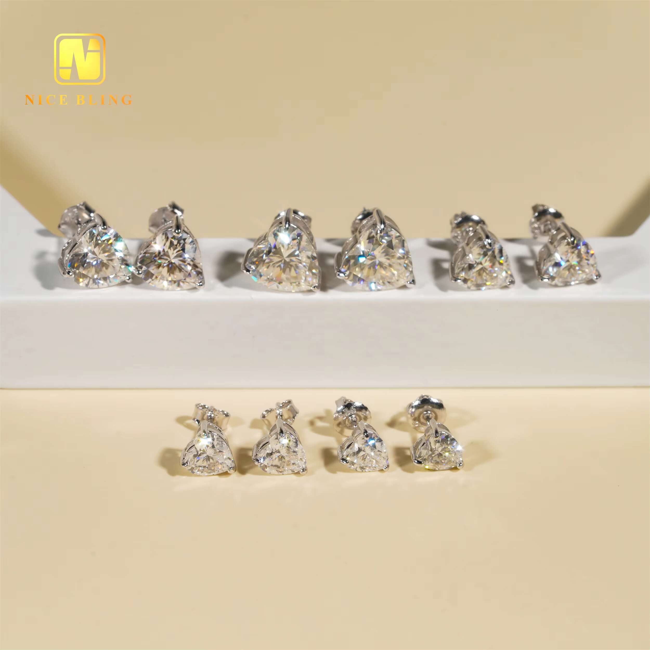 New Arrival 925 Silver Earrings Unisex Heart Shape Moissanite Diamond Ear Studs Screw Back/push Pack Fashion Jewelry