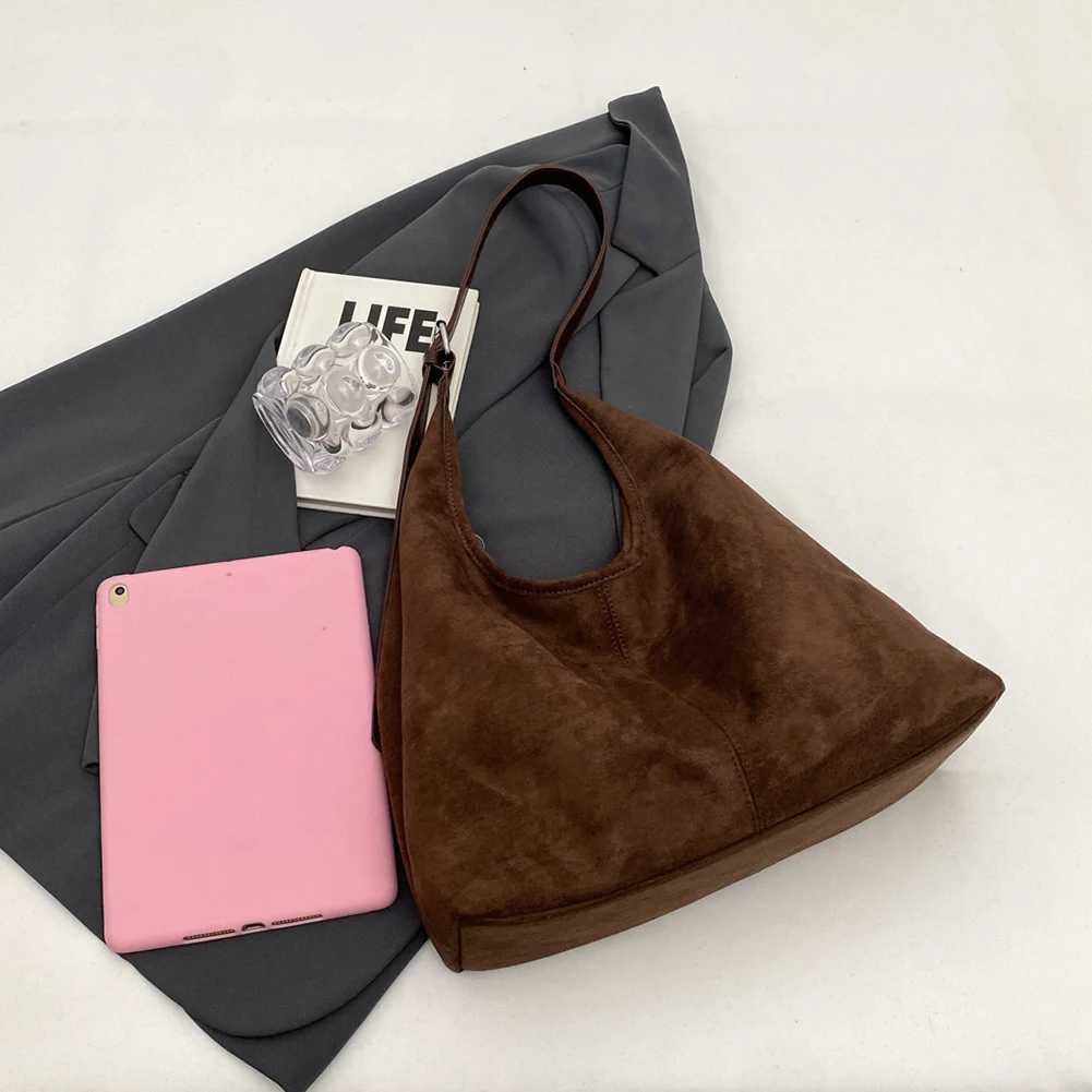 Vintage Womens Bag Suede Shoulder Bag Simple Tote Handbag Large Capacity Stylish Commuting Bag Solid Color Hasp Closure HandbagXJ250512