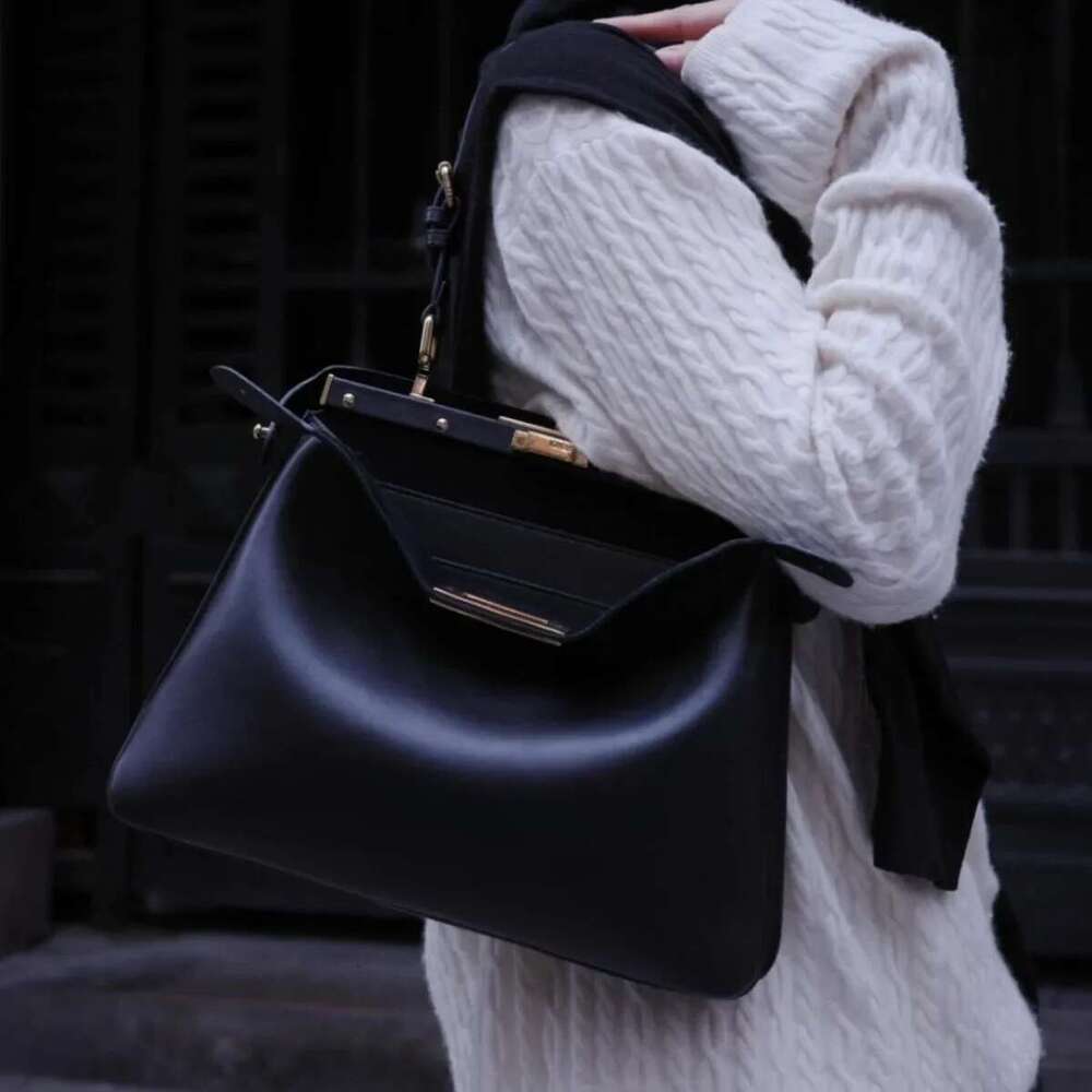 Elegant Cow Leather Shouldersack For Her Chic & Practical Big Pocketed Accessory
