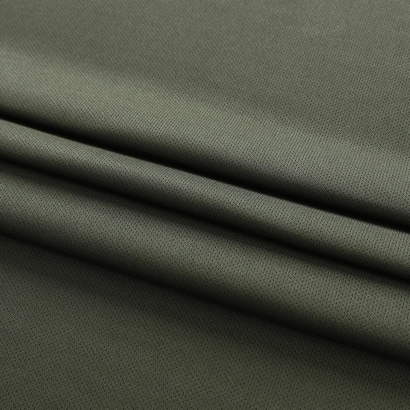 Summer ice silk quick drying mens underwear round neck sports and leisure breathable Tshirt loose solid color fitness suit 250430Z