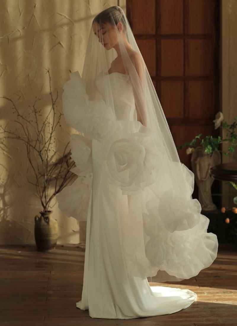 Elegant Wedding Veils Chapel Veils Headdress Women White Ivory Shine 3D-Flower Bridal Veil Tulle One-Layer Wedding Accessories Size Customized V3081