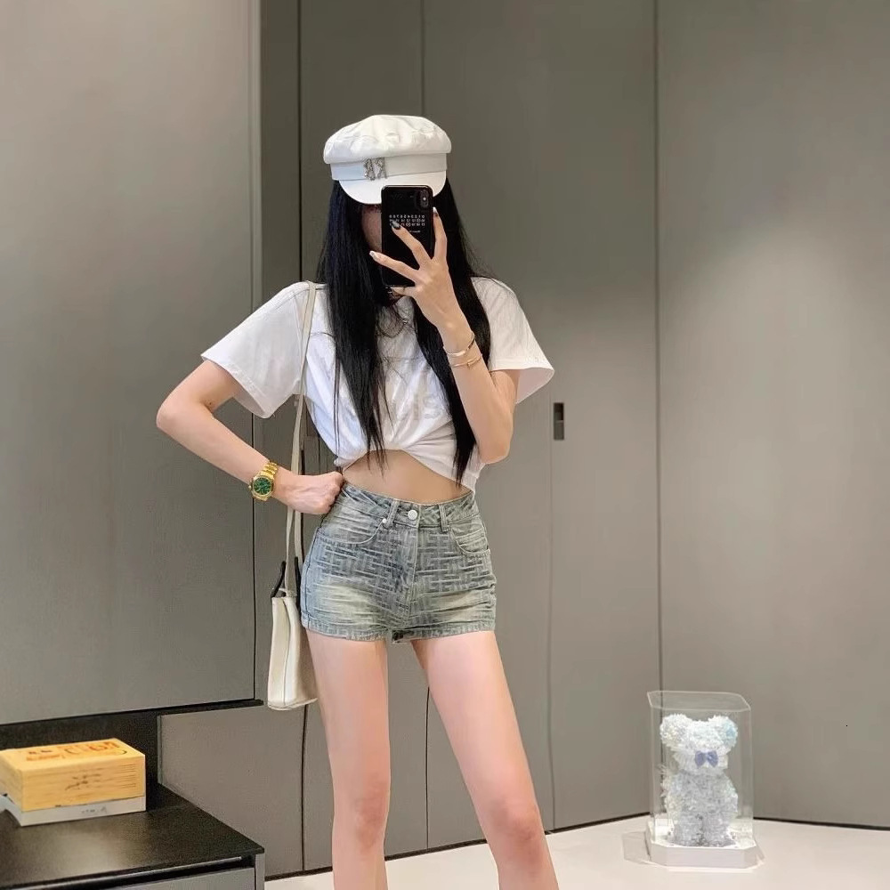 2025S designer design sense vintage denim shorts women summer new style slim fit and slimming A-line high waist versatile hot pants