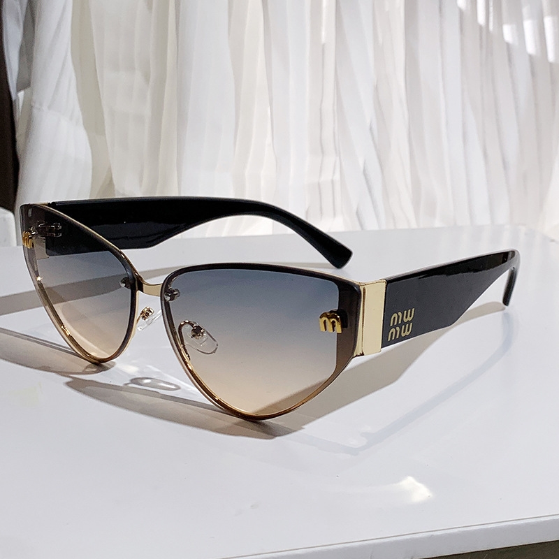 Designer sunglasses free shipping 2025 new fashionable commuting cat eye sunglasses trendy sunglasses