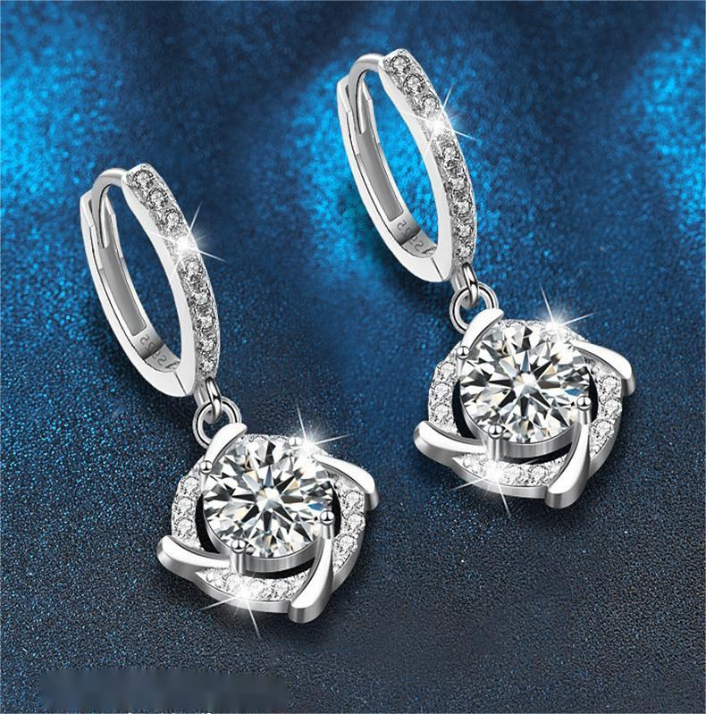 Elegant Moissanite Ear Jewelry Piece Made from High-Quality 925 Pure Silver - Ideal Surprise Present