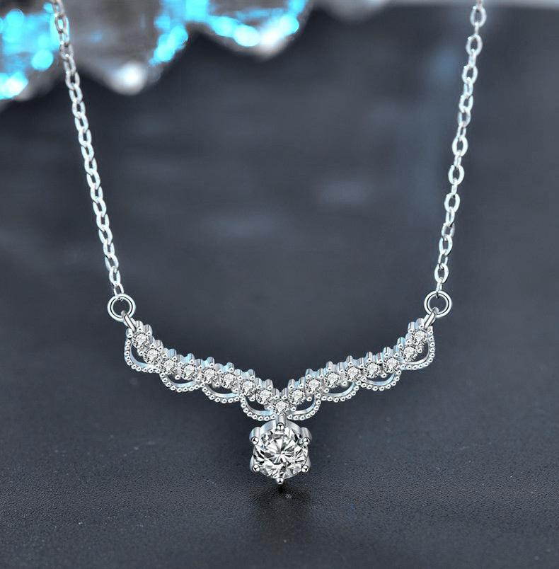 Antler Moissanite Necklace for Women | 925 Sterling Silver Reindeer Pendant | Unique Christmas Gift Jewelry | Minimalist INS Forest Design