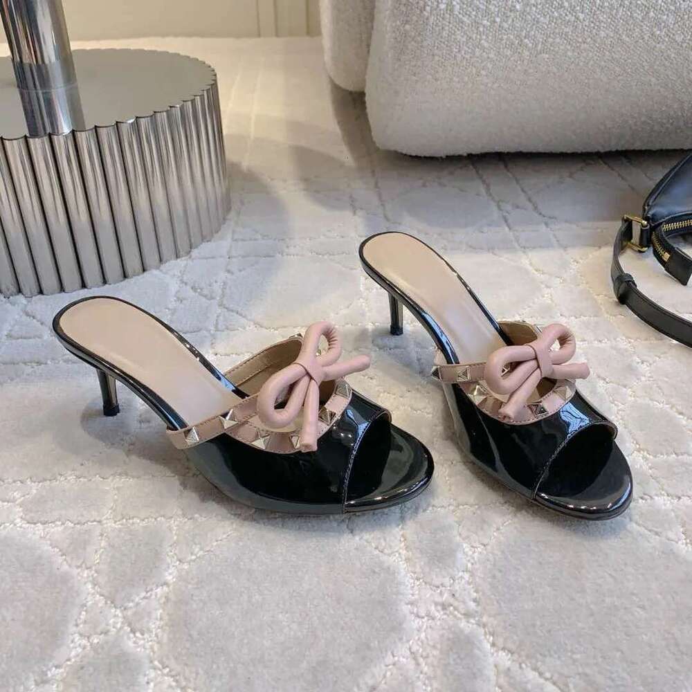 luxury Spring Summer Casual High Heels Butterfly-Knot Decor Round Toe Shoes For Women Solid Color Patent Leather Slippers New Hot