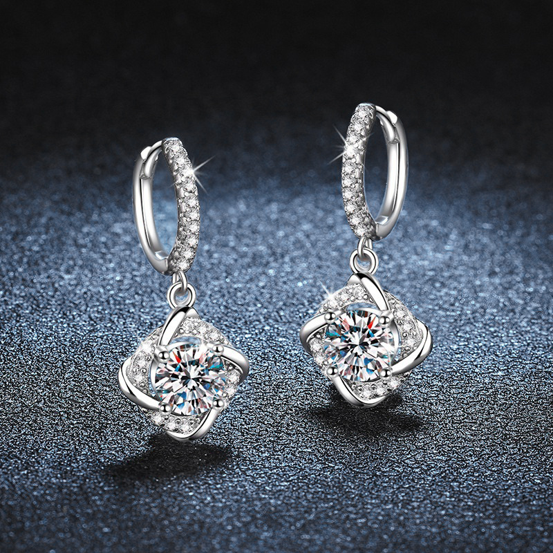 Elegant Moissanite Ear Jewelry Piece Made from High-Quality 925 Pure Silver - Ideal Surprise Present