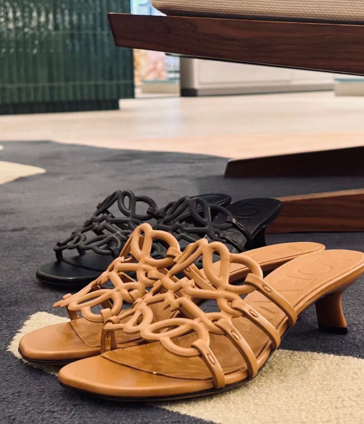 Summer Luxury Women Sandals Paula's Ibiza Petal Anagram Leather Mules Cut-out Calfskin Leather Slippers Low Heels Lady Slide Elegant Walking EU35-43