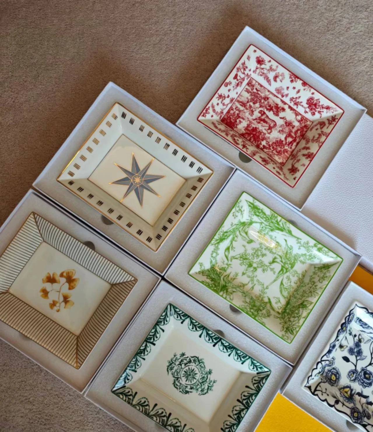 Elegant Bone China Ashtray Storage Tray Handcrafted Ceramic Decorative Plate for Home