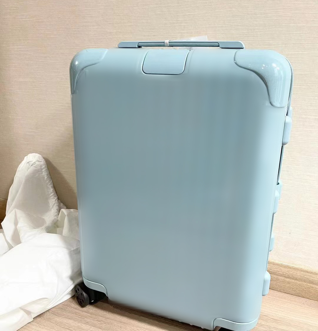 Rim0 brand luggage Essenti series fashionable large-capacity universal wheel trolley case multi-colour optional PC material boarding box.