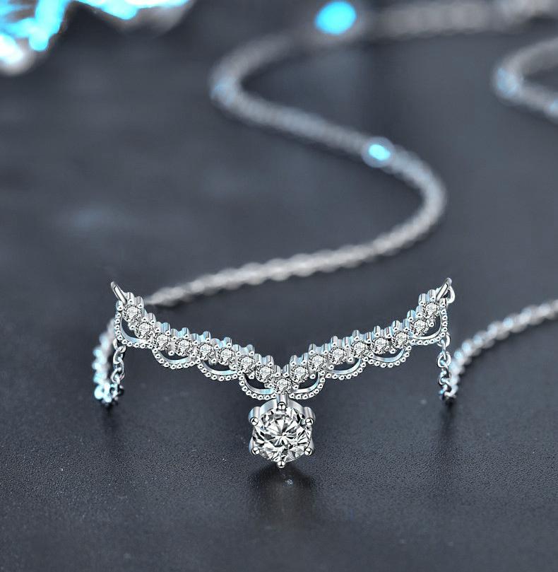 Antler Moissanite Necklace for Women | 925 Sterling Silver Reindeer Pendant | Unique Christmas Gift Jewelry | Minimalist INS Forest Design