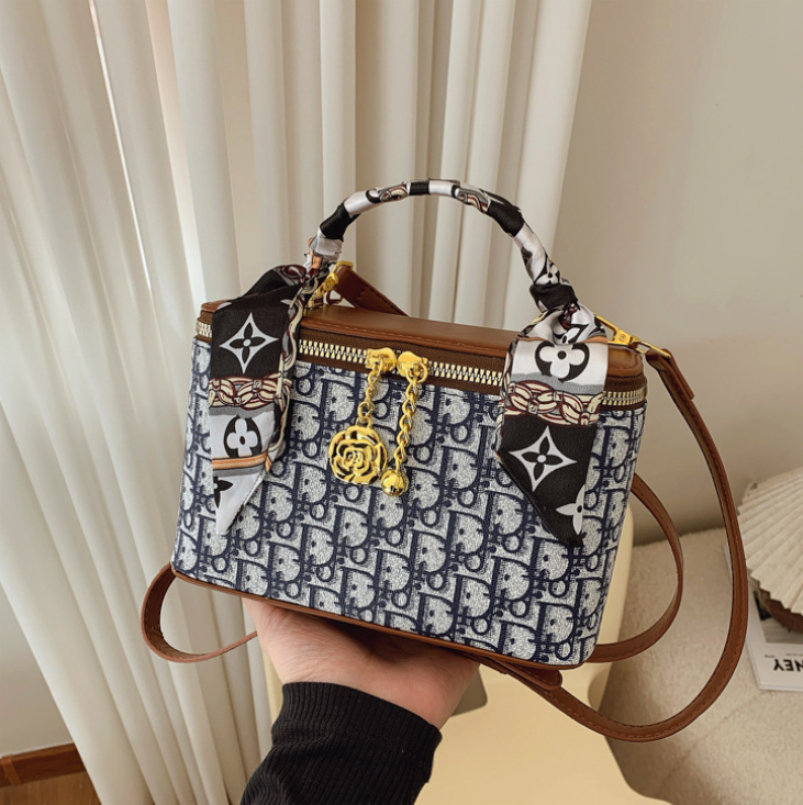 2025 Designer Letter-Print Crossbody Bag - Trendy Scarf-Chain Accent Bucket Tote with Luxury Texture, Women's Chic Small Handbag Free shipping