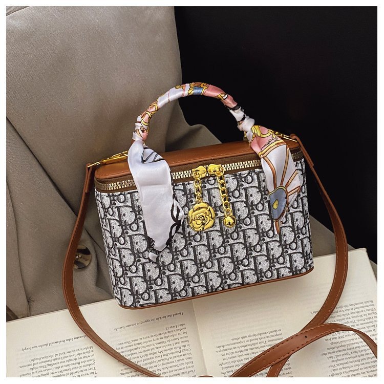 2025 Advanced Makeup Bag New Winter Collection Women's Portable Handheld Single - shoulder Bucket Bag Cross - body Canvas Embroidered Box Bag new
