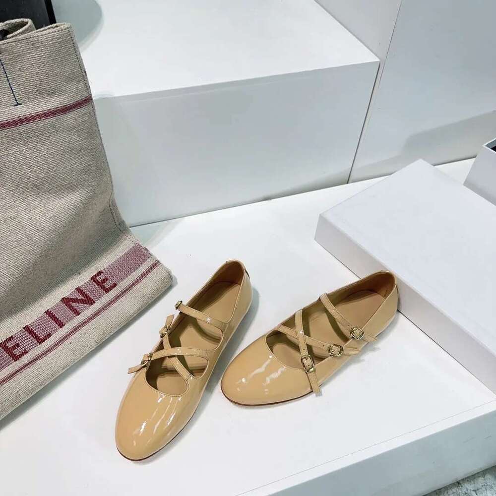 Round Toe Casual Low Heels Solid Color Concise Women Shoes Ankle Buckle Patent Leather Pumps Size 35-40 luxury Spring Summer Hot