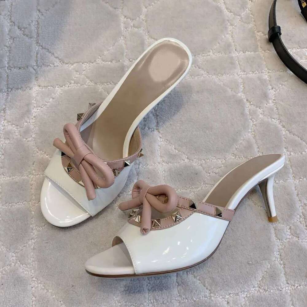 luxury Spring Summer Casual High Heels Butterfly-Knot Decor Round Toe Shoes For Women Solid Color Patent Leather Slippers New Hot