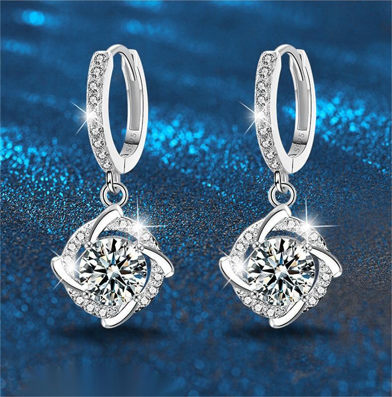 Elegant Moissanite Ear Jewelry Piece Made from High-Quality 925 Pure Silver - Ideal Surprise Present