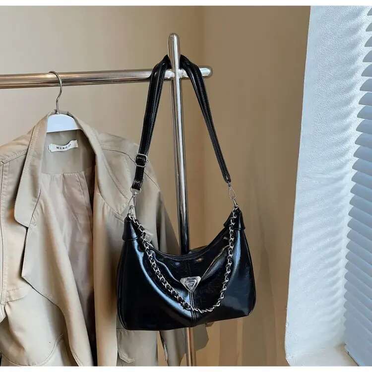 Free shipping new designer Shoulder Bags For womans handbag Fashionable casual flap Chain armpit women crossbody bag