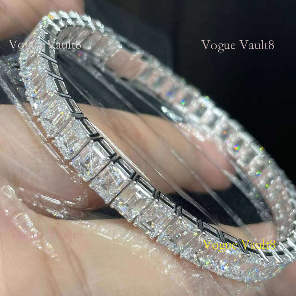 Custom Made 14K Solid White Gold VVS1 Emerald Cut Lab Grown Dia Tennis Bracelet for Unisex