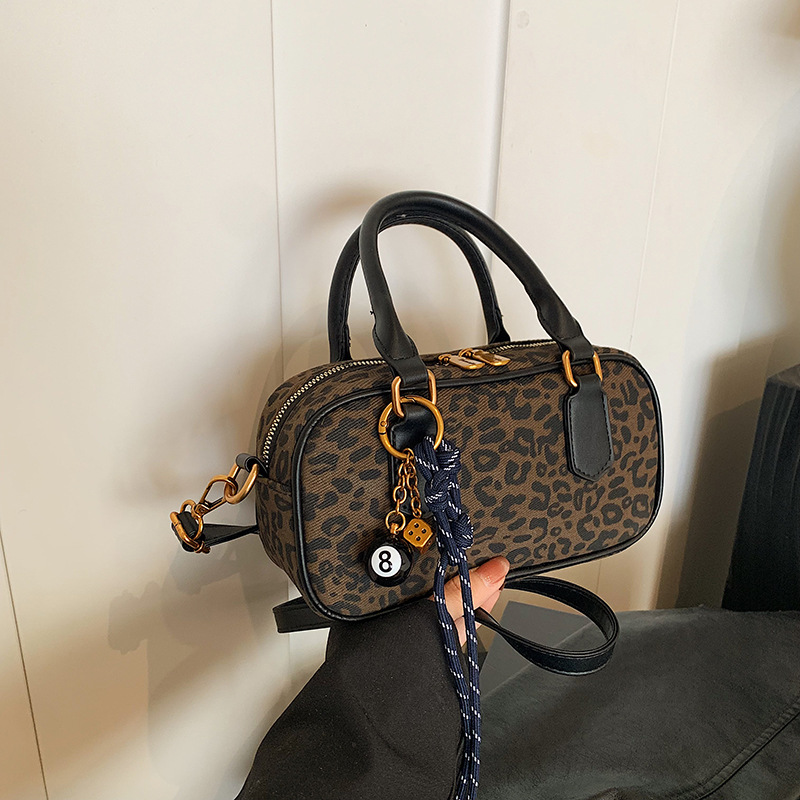 Designer Bag Luxury Bag New Best Selling Korean Niche Design Fashionable Commuting Handbag For Women Leopard Print Chic Shoulder Bag Single Shoulder C