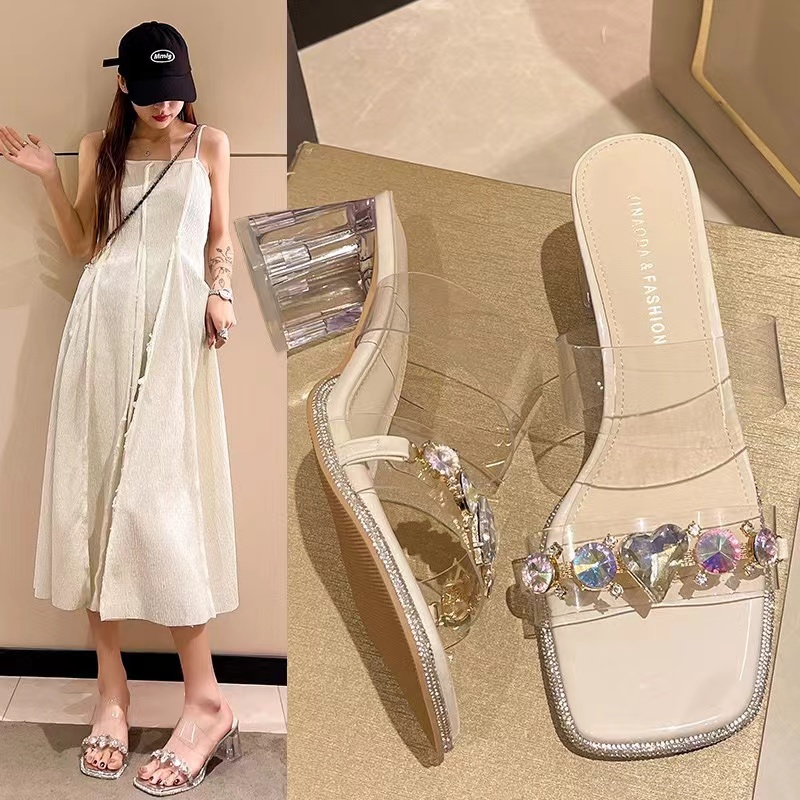 Fashion Liyke Colour Gem Rivet Women Slippers Sandals Transparent Strange Low Heels Slides Shoes New Summer Beach Party Flip