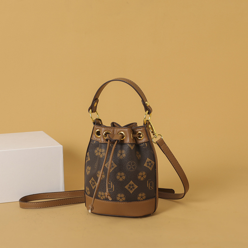 Designer Bag Luxury Bag The Summer New Niche Design Women S Fashion Retro With High Appearance Level And A Stylish Single Shoulder Shoulder Bag Crossb