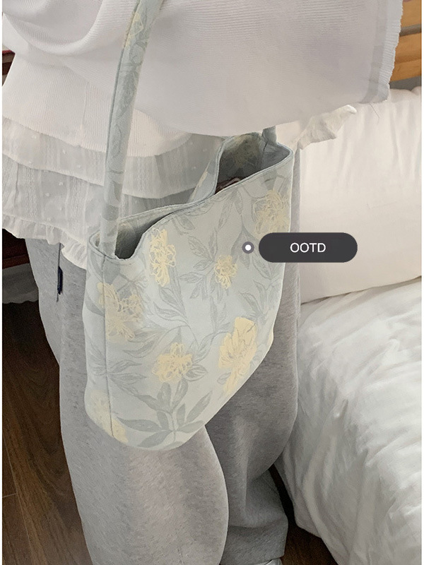 New Chinese-style flower hand-held canvas bag for Women, 2025 New Fashion underarm bag, single-shoulder grandma bag, one piece for distribution