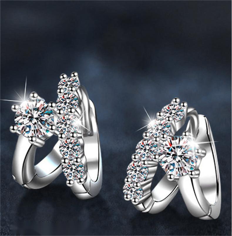 Elegant S925 Silver Moissanite Flower Stud Earrings - Luxury & Comfort