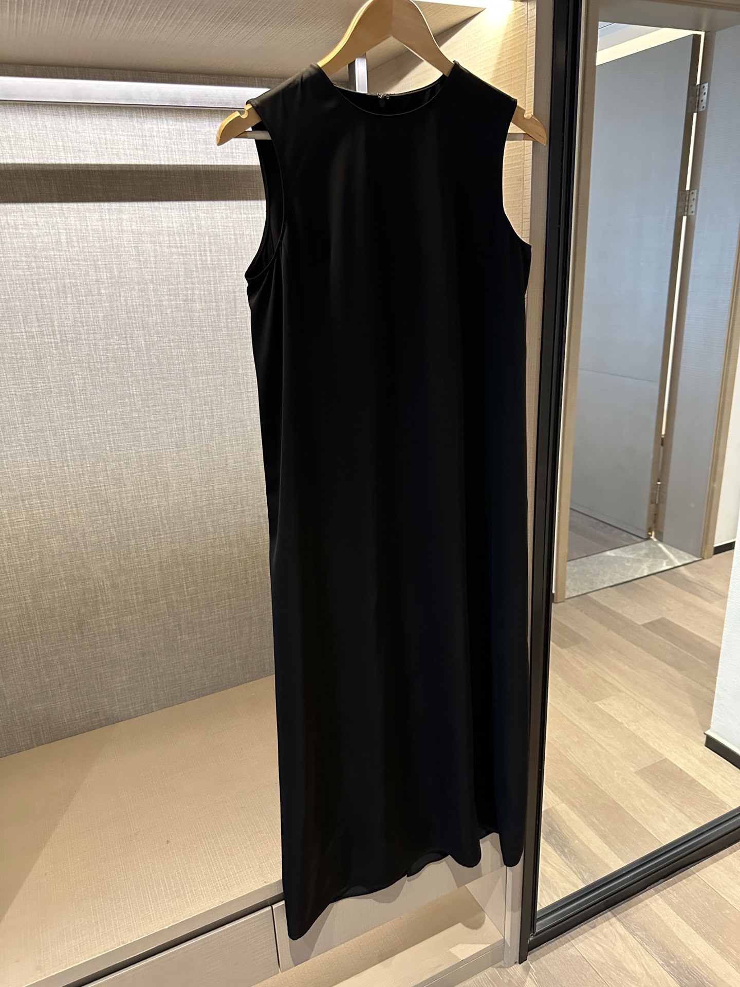V11198 Women's Temperament Minimalist Dress Elegant Acetate Hepburn Little Black Dress