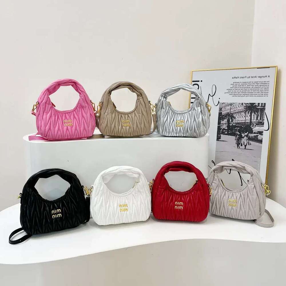 2025 now hot Free shipping designer shoulder bag for women summer new outdoor Red pink sier white Designer handbag