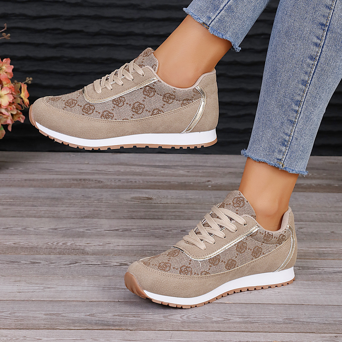 2025 Women's New European and American Style Foreign Trade Large-Size Flower-Laced Color-Blocked Breathable Women's Casual Sports Single Sho