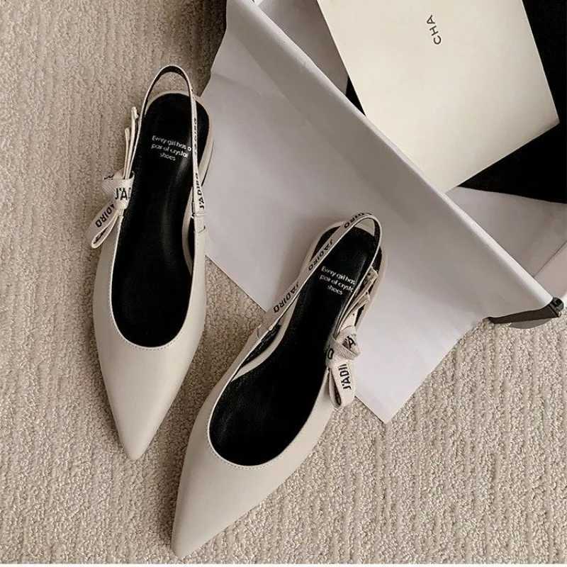 2025 new fashionable Pointed toe buckle solid color high-heeled sandals suitable for women wearing luxury shoes in autumn M250506