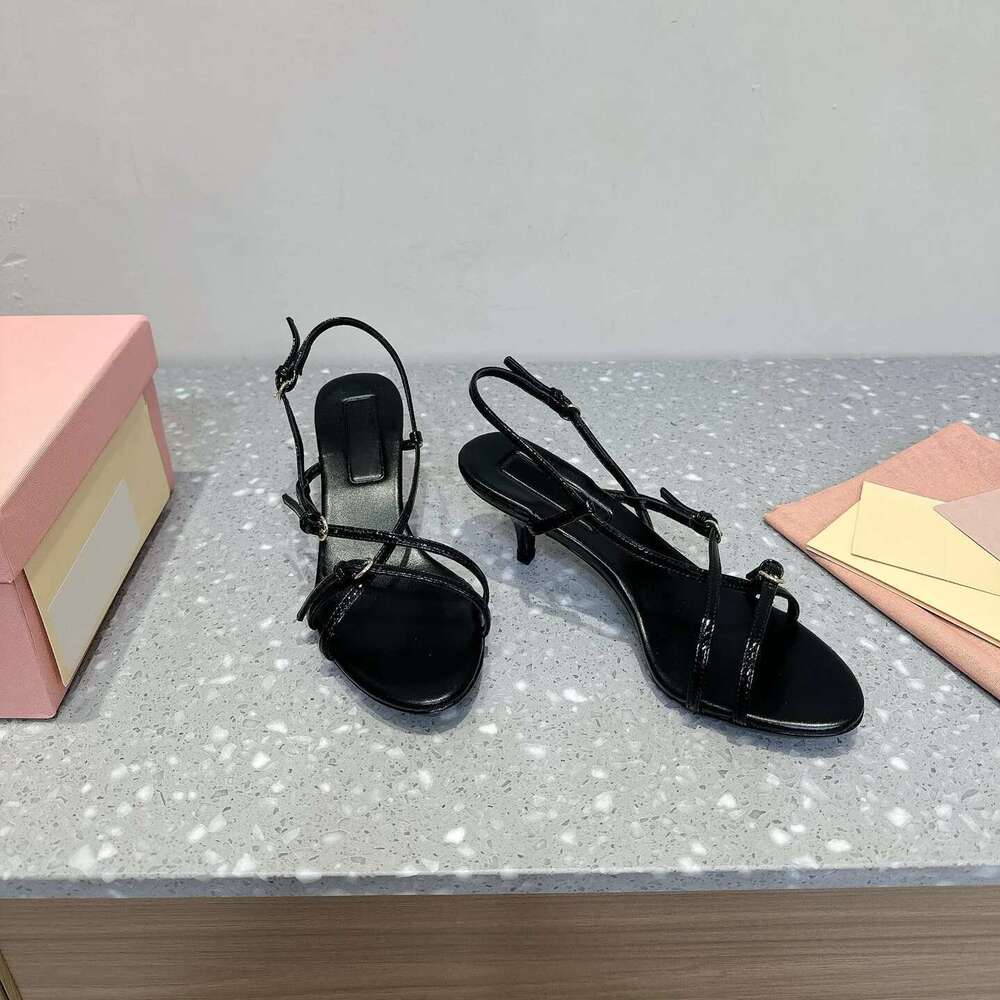 Round Toe Casual Kitten Heels Solid Color Concise Shoes For Women Ankle Buckle Patent Leather Sandals luxury Spring Summer New Hot