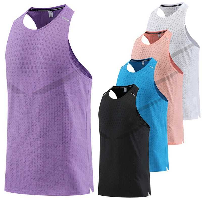 Mens Gym Vest Breathable Mesh track and field Summer Cool Beach Travel Undershirt Basketball Training Fashion Running Tanks TopXJ250506